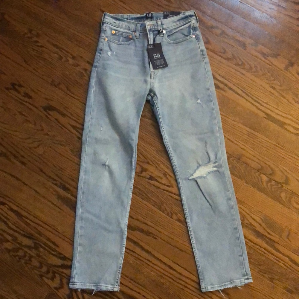 NWT Gap - high rise cigarette distressed jeans 28R
